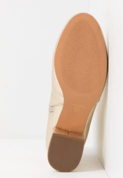 Anna Field Korte Laarzen - Gold 15 Anna Field Korte Laarzen - Gold -Anna Field c469a4e915e944edacb7db551c6d118c